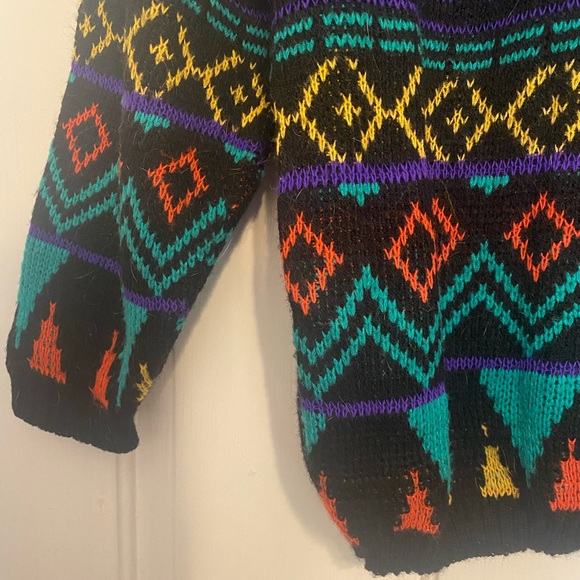 Colorful Patterned Sweater - Picture 4 of 5